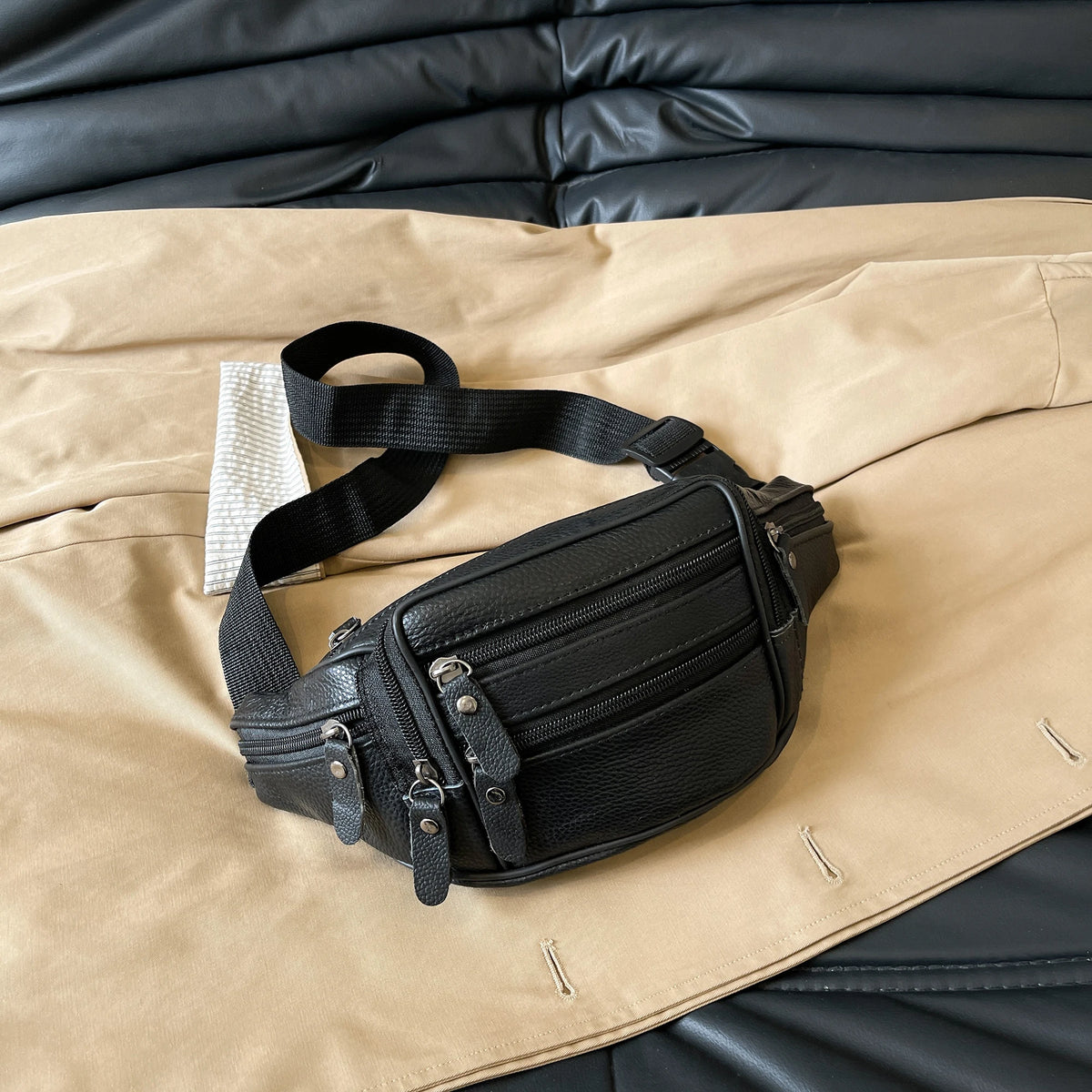 Sevran, sac banane simili cuir, port décontracté, vue produit 2 (2 sur 8)