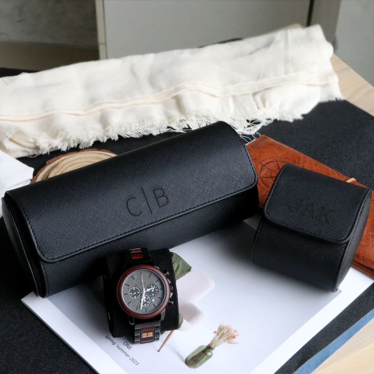 Ivry-sur-Seine, rouleau à montres simili cuir, logo personnalisable, photo principale (1 sur 12)