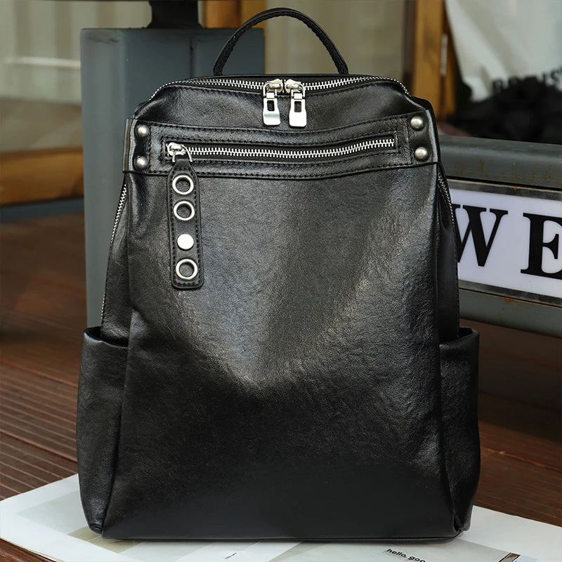 La Seyne-sur-Mer, sac à dos en cuir de vache naturel, vue produit 8 (8 sur 9)