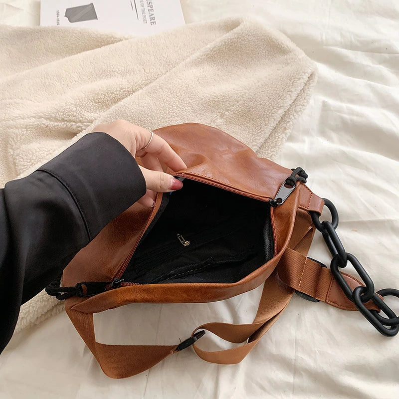 Carcassonne, sac de poitrine bandoulière simili cuir, souple, vue produit 6 (6 sur 9)