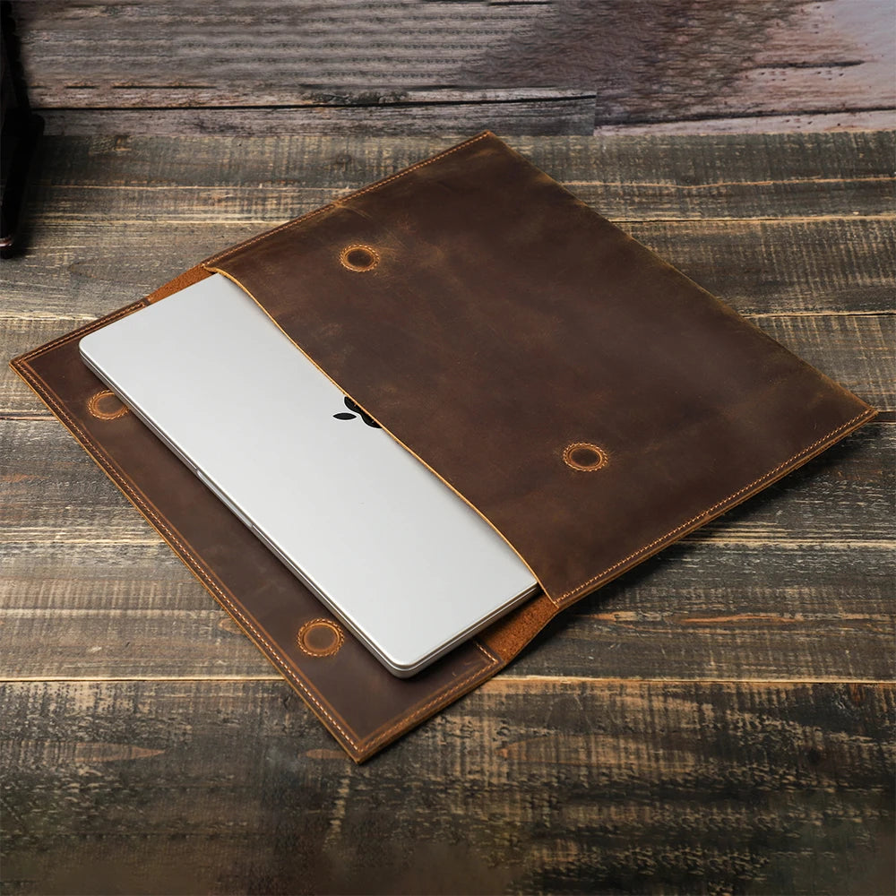 Aix-en-Provence, étui macbook air 13 en cuir véritable, vue produit 2 (2 sur 7)
