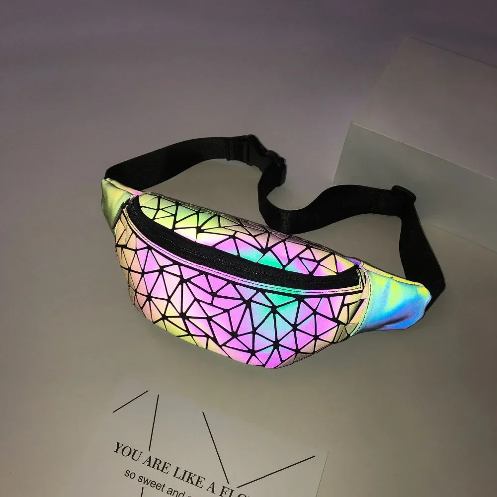 Épinay-sur-Seine, sac banane simili cuir, finition lumineuse, vue produit 6 (6 sur 14)