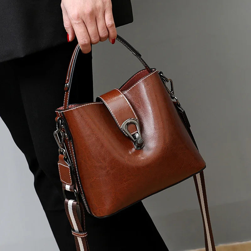Rezé, sac seau en cuir véritable ciré à l'huile, photo principale (1 sur 12)