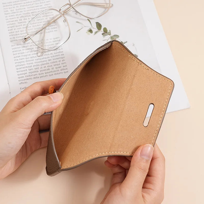 Le Havre, étui à lunettes de soleil simili cuir, ligne rétro, vue produit 6 (6 sur 11)