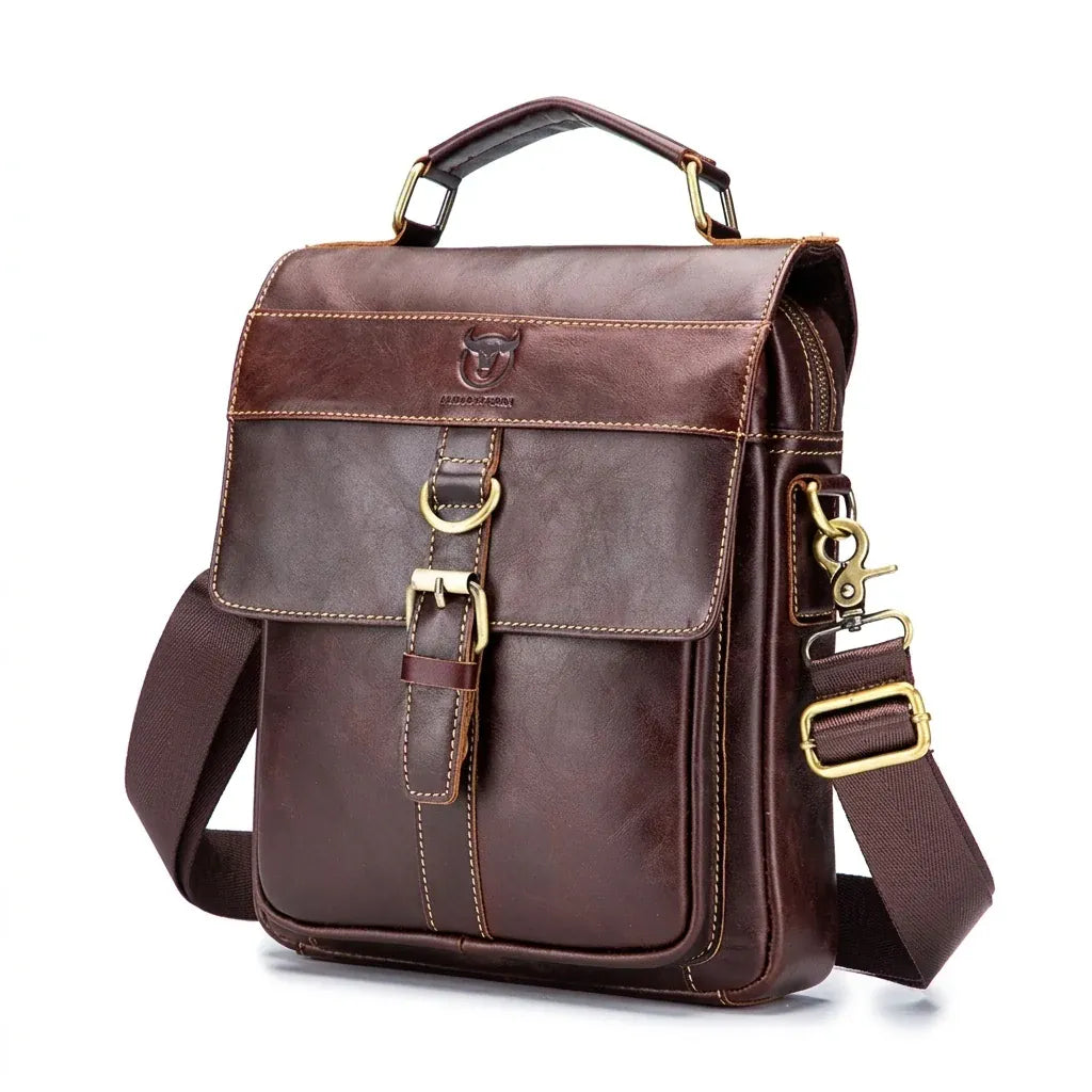 Bourg-en-Bresse - Sacoche bandoulière en cuir véritable, multifonction - packshot sur fond blanc, coloris brun