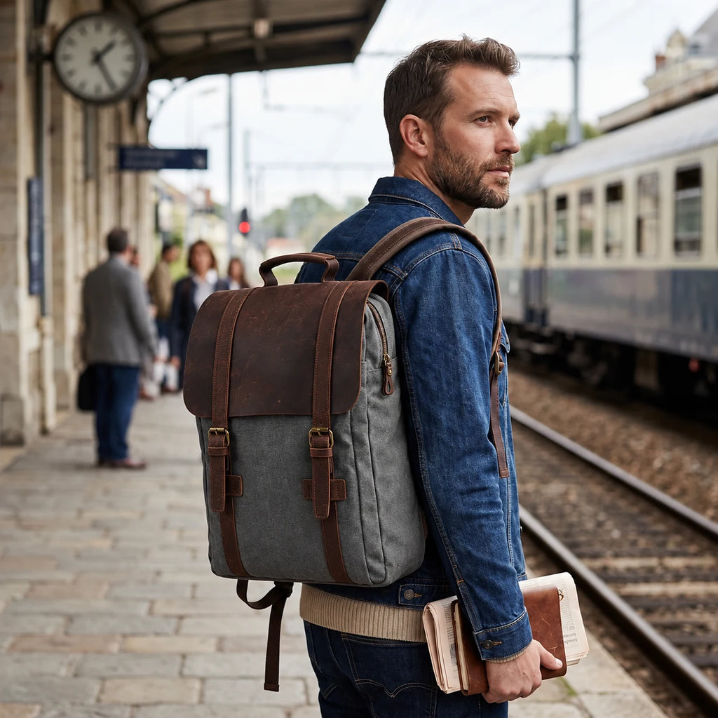 Bourges — sac gris grand, porté, 42 × 31 × 11 cm