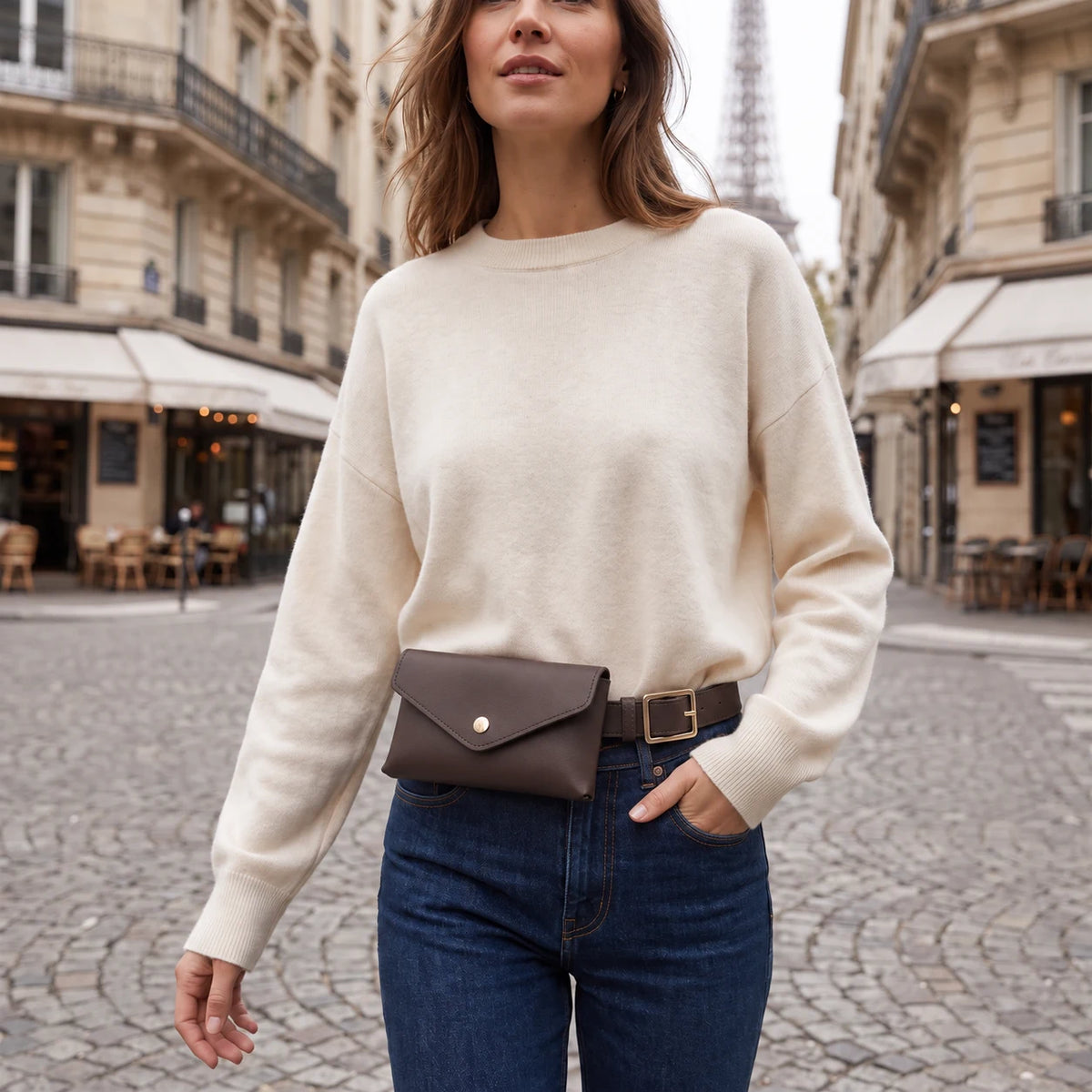 Albi — sac banane brun foncé porté à la taille