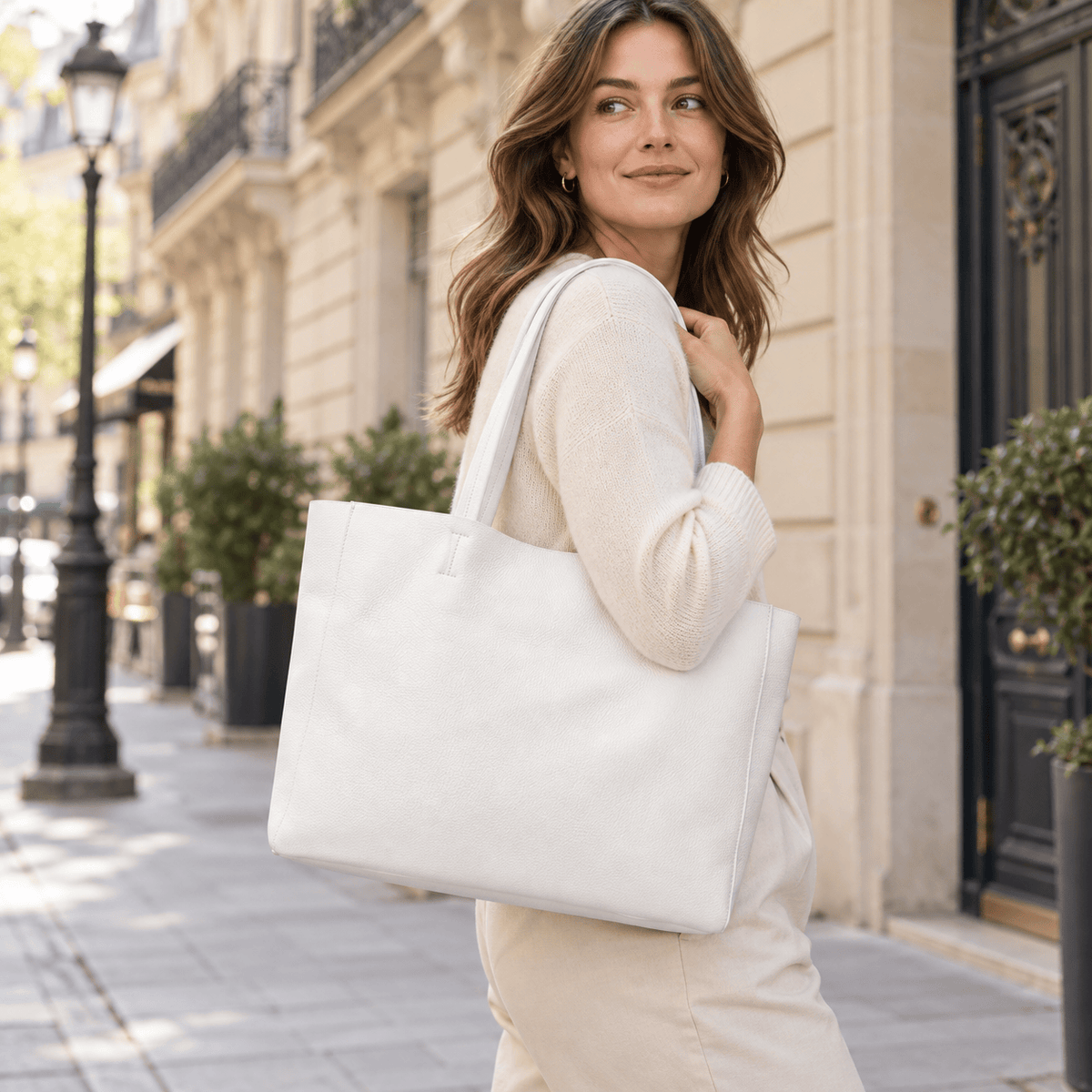 Bordeaux — Blanc — cabas porté à l'épaule