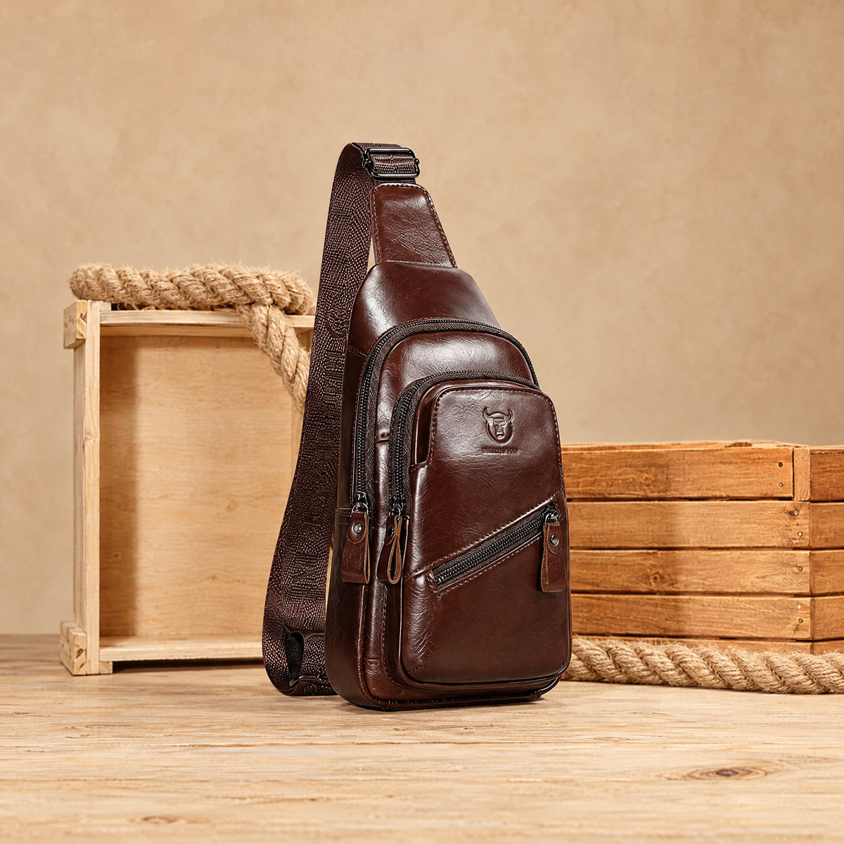 Melun, sac de poitrine en cuir véritable, coloris café