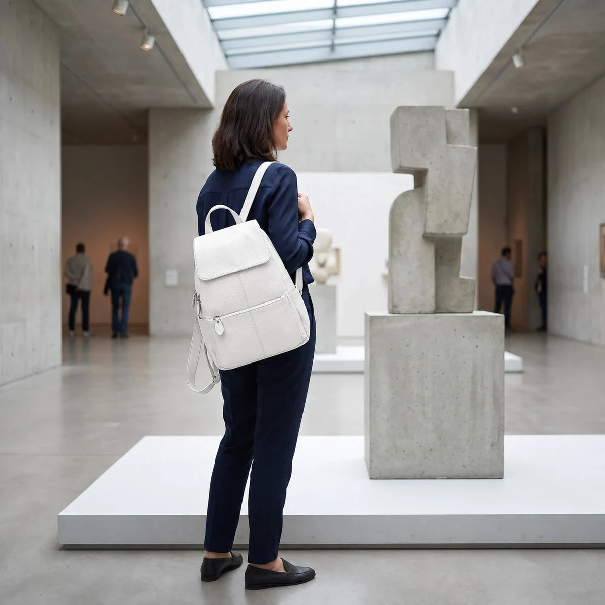 Montauban — sac à dos blanc porté, vue complète