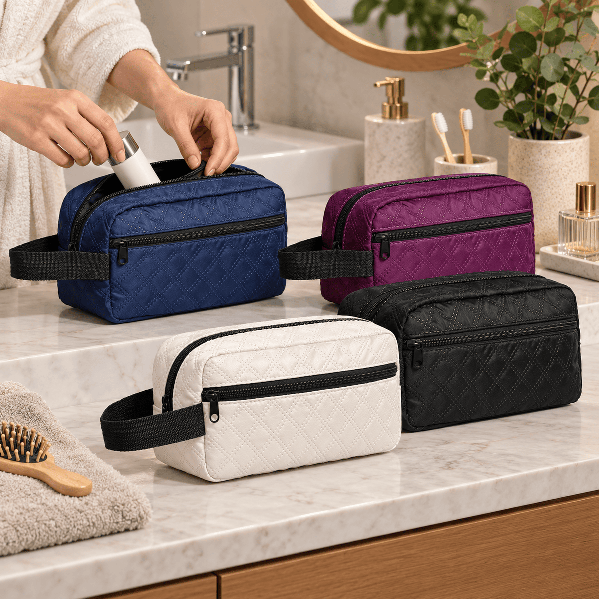 Romainville — Modèles matelassés bleu, violet, noir et blanc — utilisation en salle de bain