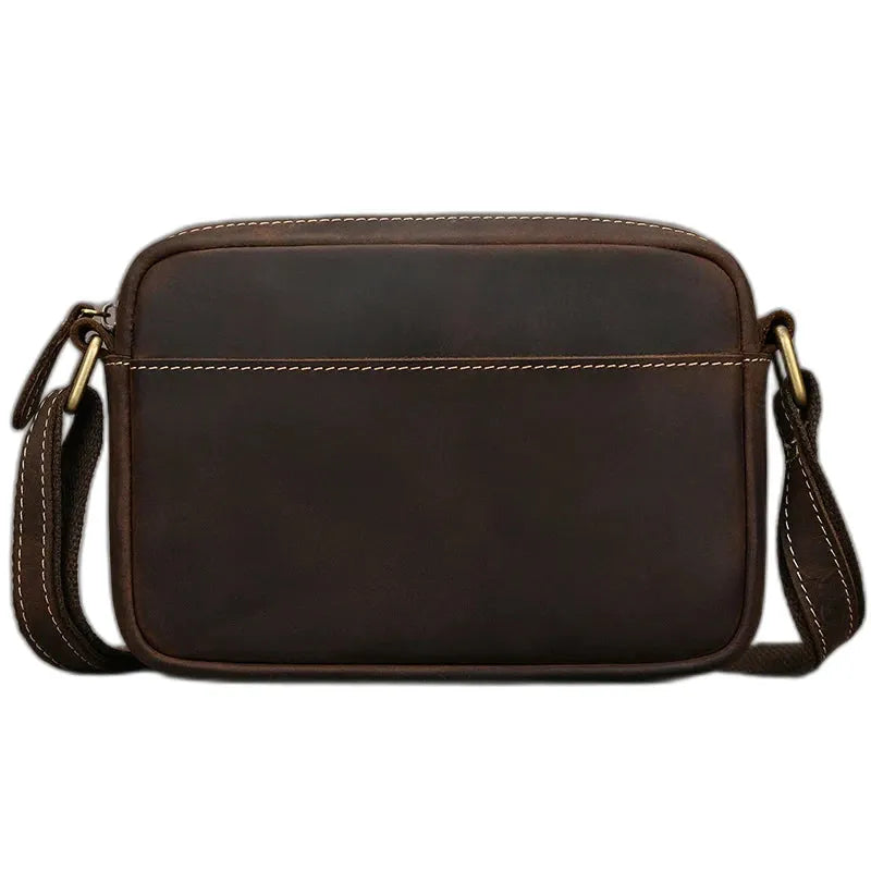 Bron — sacoche en cuir, modèle rectangulaire zippé brun foncé, vue de face