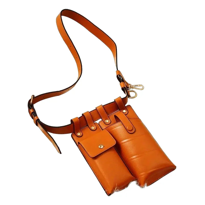Cagnes-sur-Mer — sac banane orange sur fond blanc