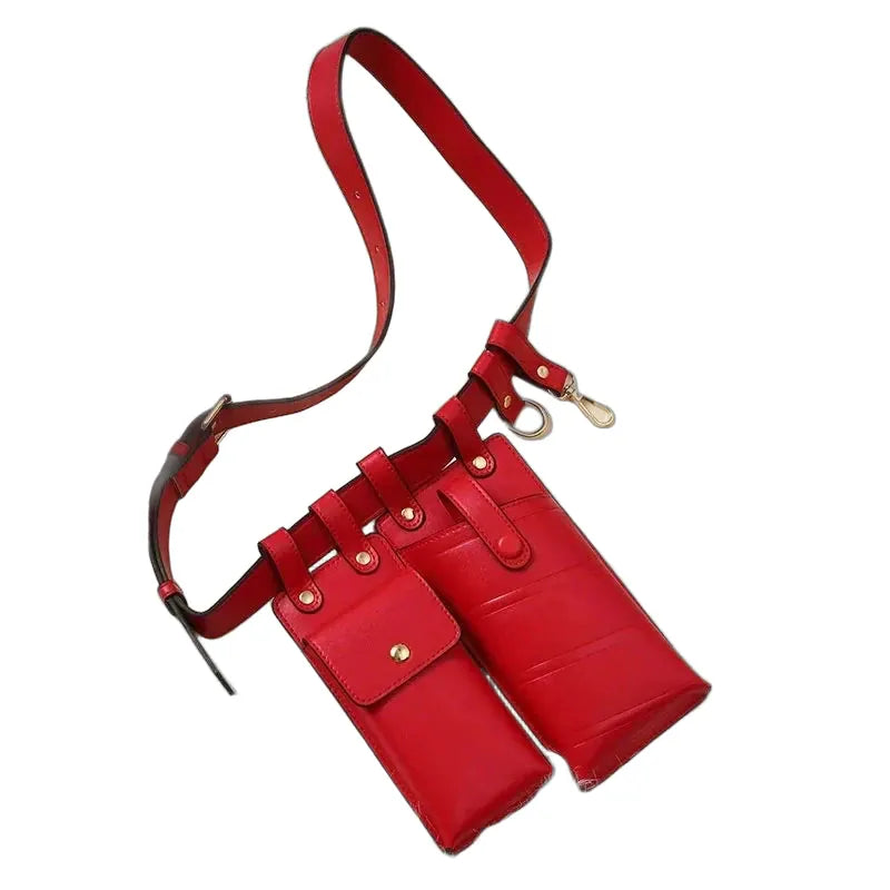 Cagnes-sur-Mer — sac banane rouge sur fond blanc