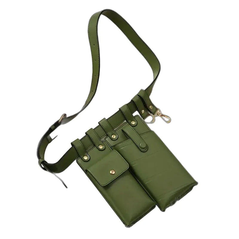 Cagnes-sur-Mer — sac banane vert sur fond blanc