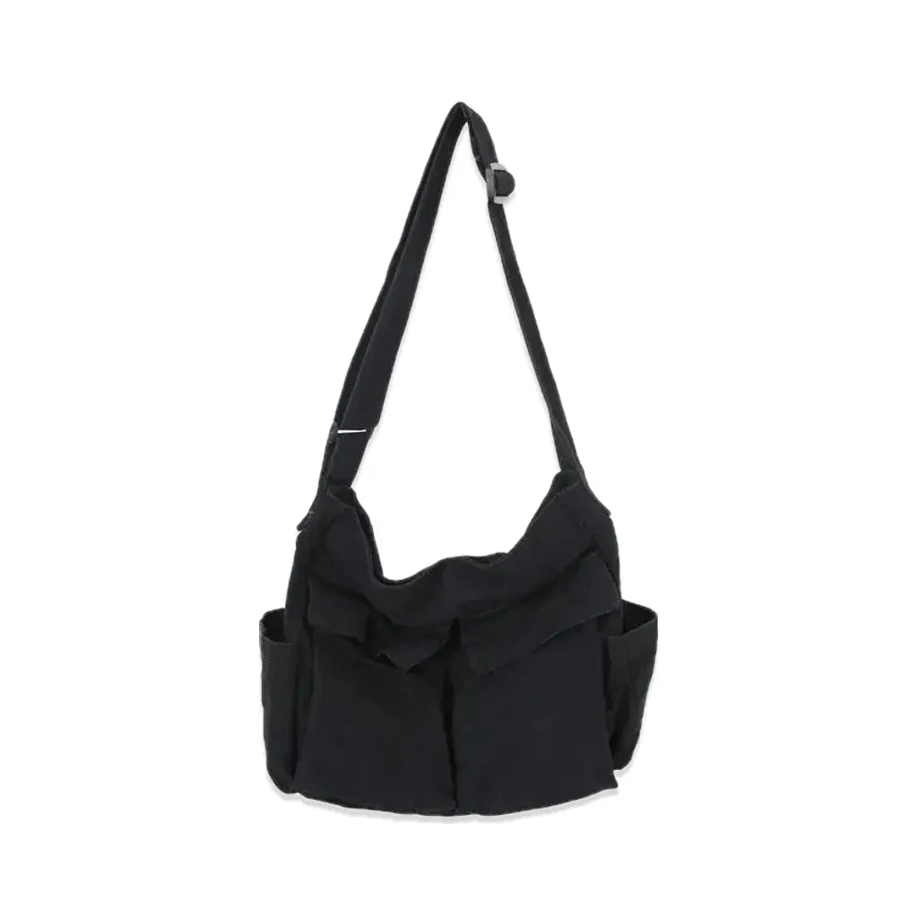 Caluire-et-Cuire - sac noir, vue de face sur fond blanc avec ombre douce
