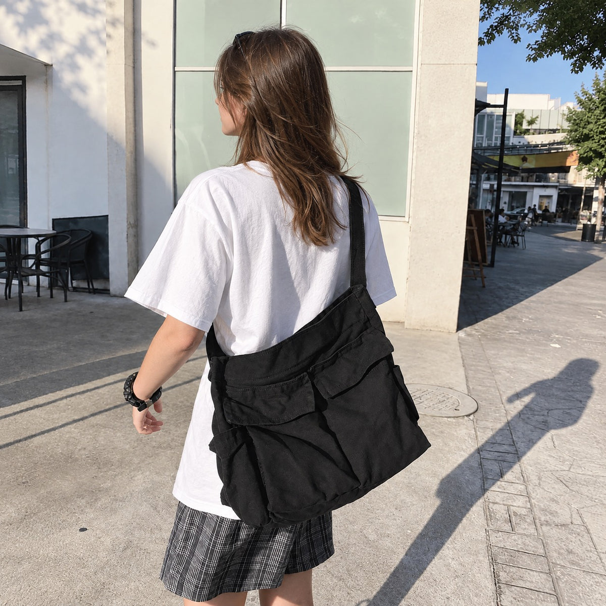 Caluire-et-Cuire - Sac porté épaule en toile, ligne vintage, photo portée en plein cadre