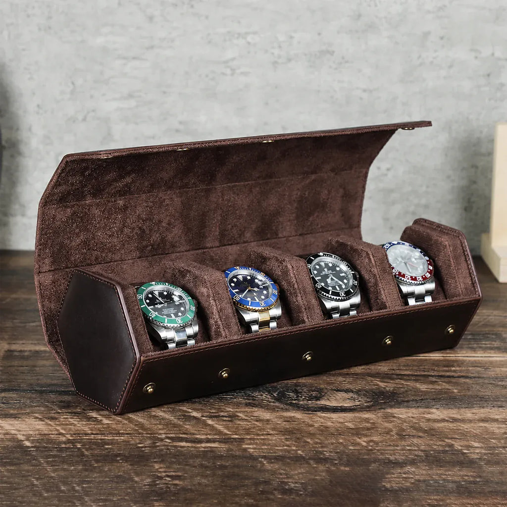 Colmar — boîtier à quatre montres sans logo superposé