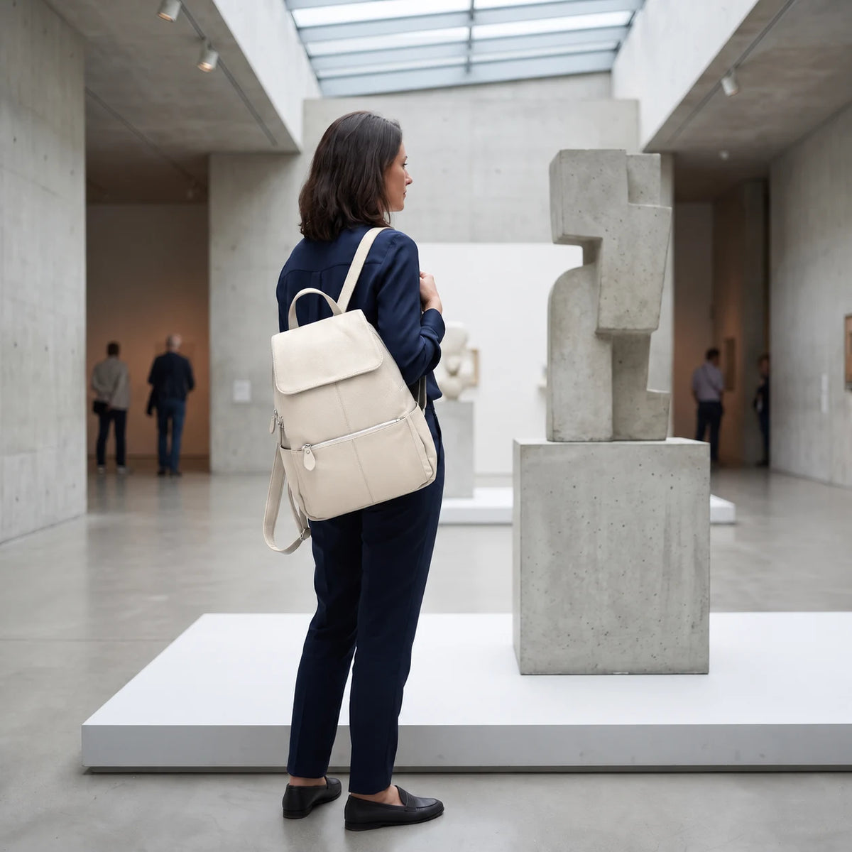 Montauban — sac à dos beige porté, vue complète