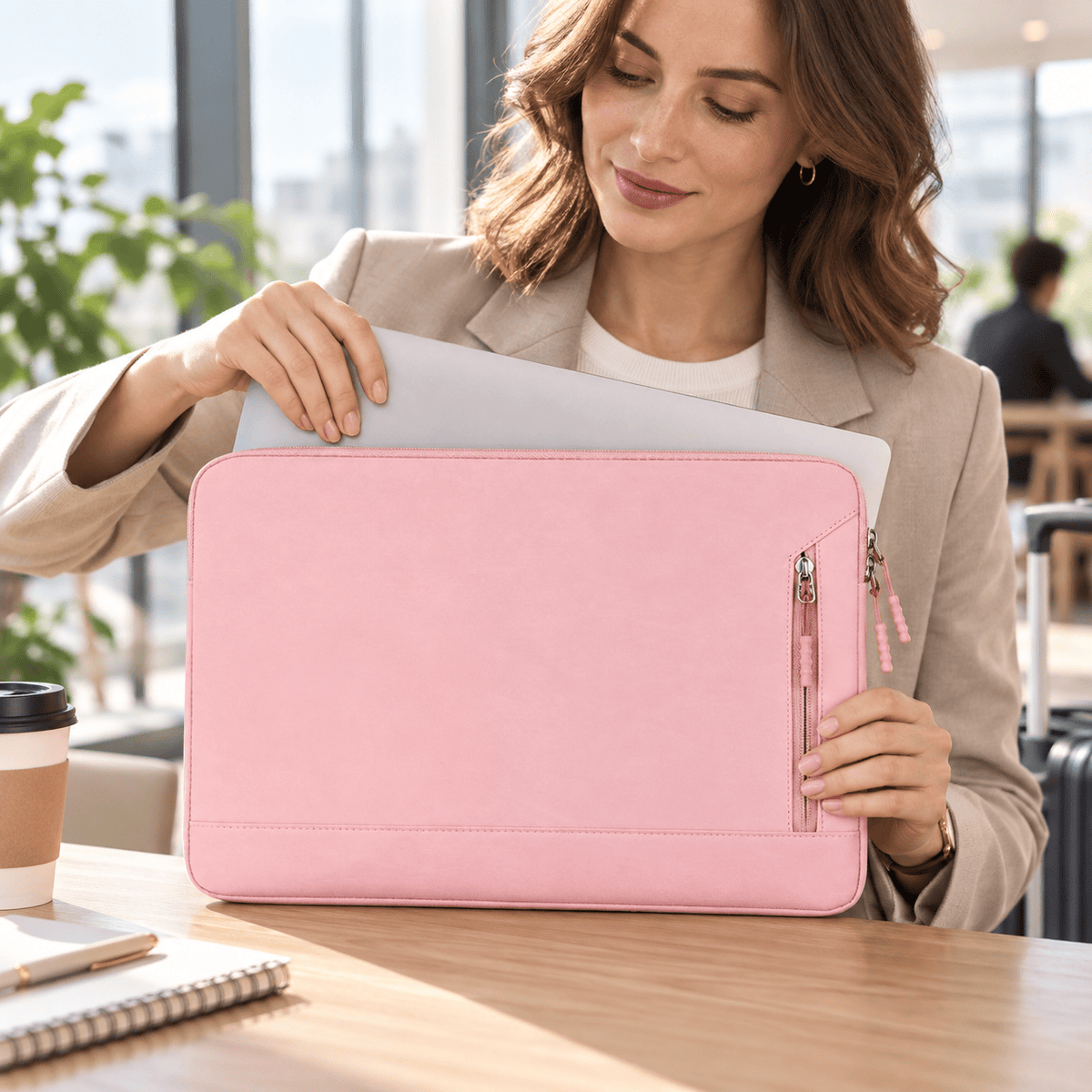 Orléans — housse ordinateur rose utilisée au quotidien