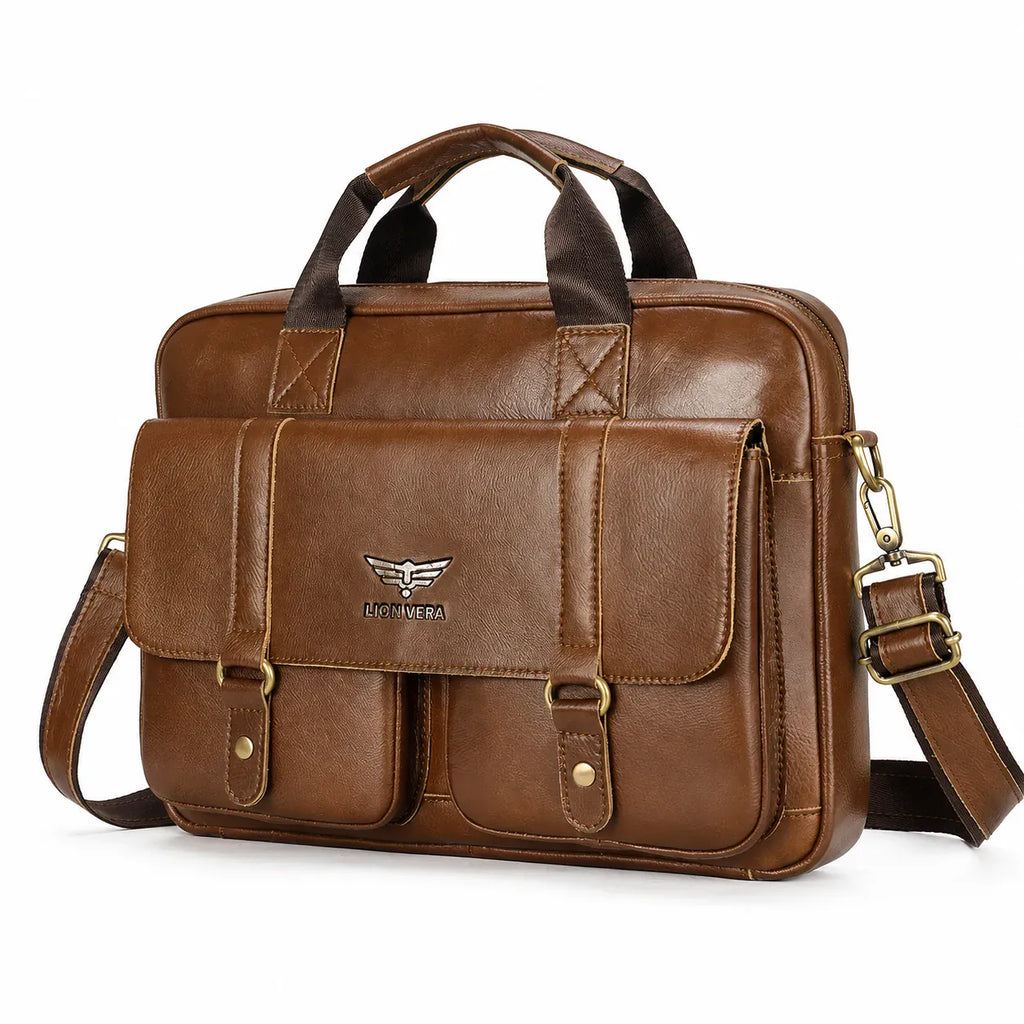 Porte-documents homme marron en cuir, vue trois quarts sur fond blanc