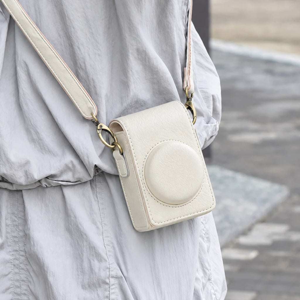Saint-Denis — À relief — Blanc, porté en bandoulière