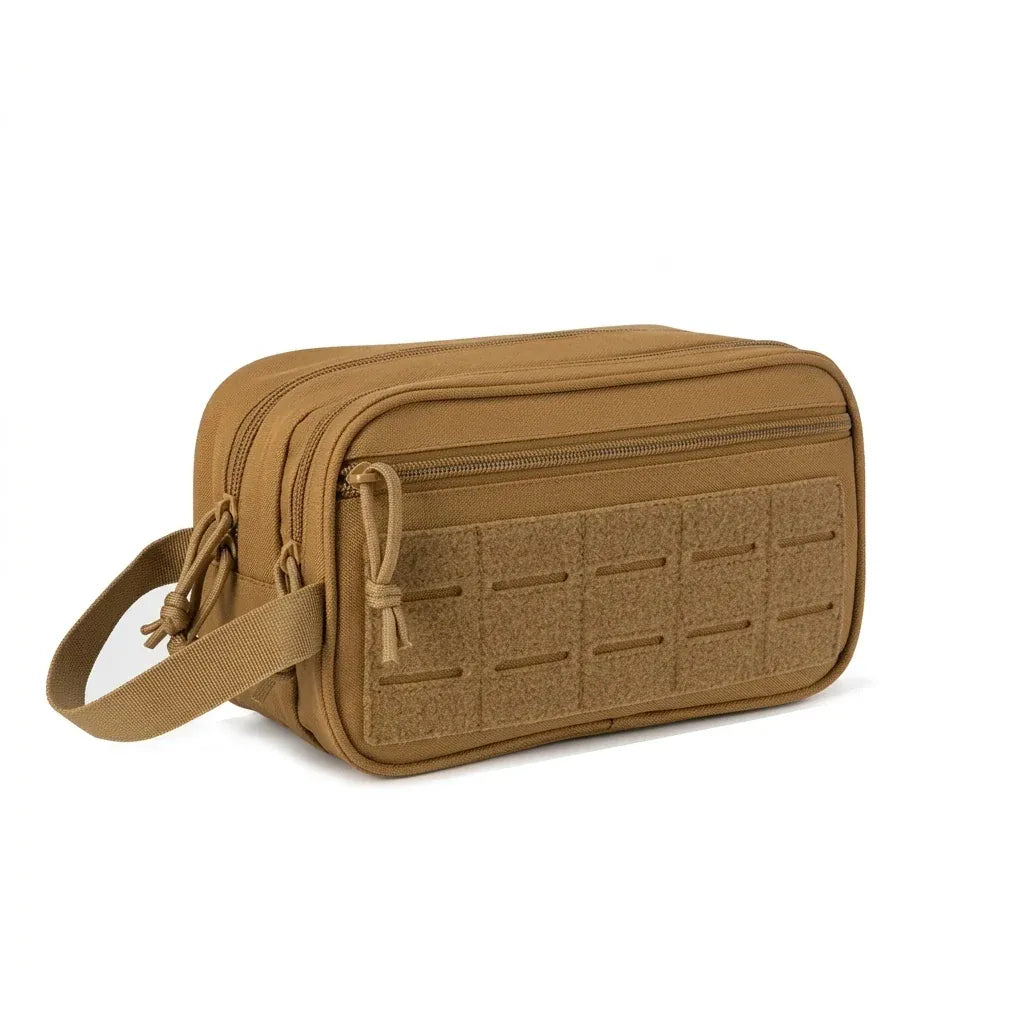 Six-Fours-les-Plages - Trousse de toilette tactique, fixation Molle - packshot sur fond blanc, coloris kaki